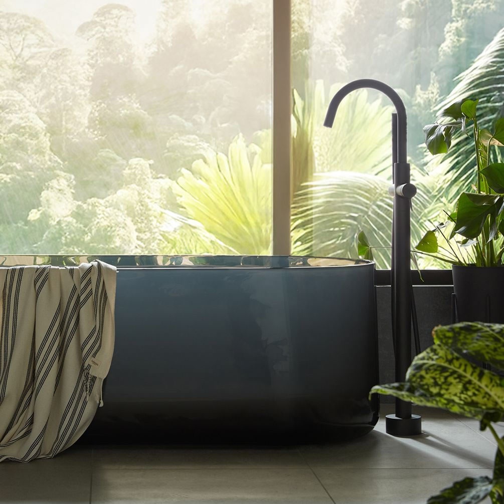 Vado Safari Lever Matt Black Floorstanding Bath Shower Mixer - Lifestyle Image